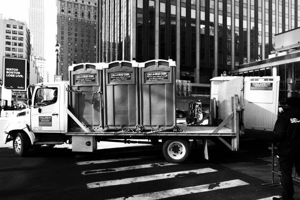 Best Portable toilet rental cost  in Elwood, NY